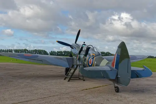 Boultbee Flight Academy - Flying a Spitfire